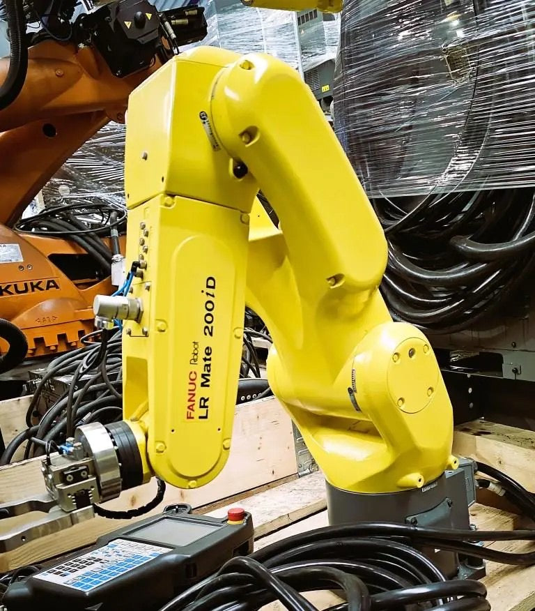 Factory-surplus FANUC LR-Mate 200iD/4SC Clean-Environment 6-Axis Robot For Electronics Precision Handling