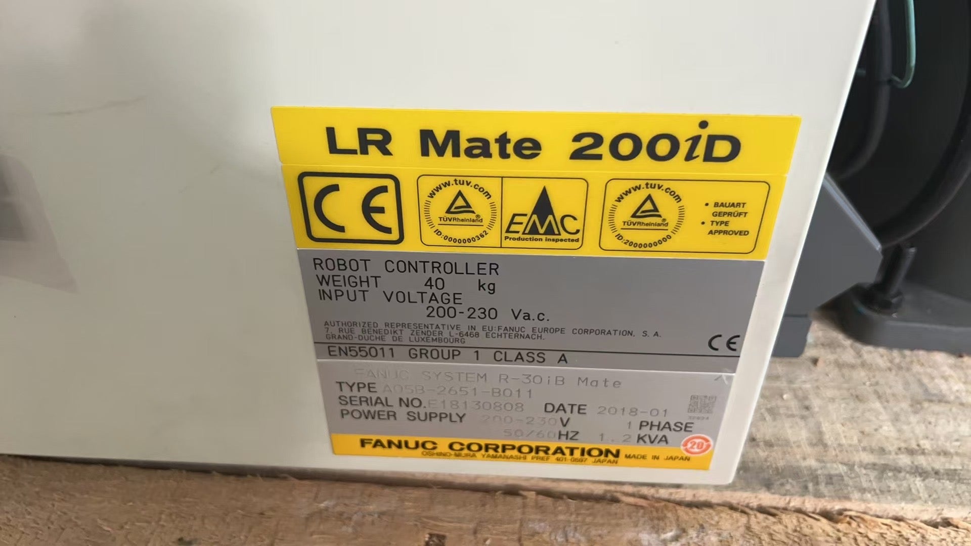 Pre-owned FANUC LR-Mate 200iD/7LC Long-Reach Clean-Room Robot,  Extended-Radius Mid-Payload Controlled-Environment Handling