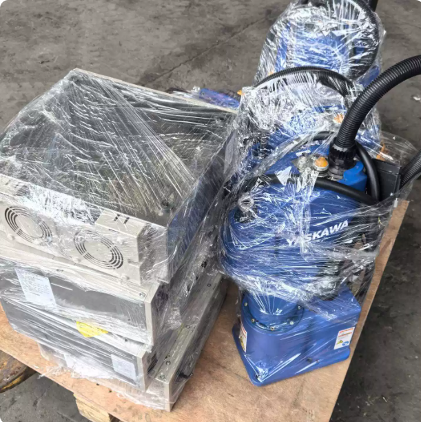 Used YASKAWA MOTOMAN GP8 6-Axis Compact Robot 8kg Payload 727mm Reach YRC1000