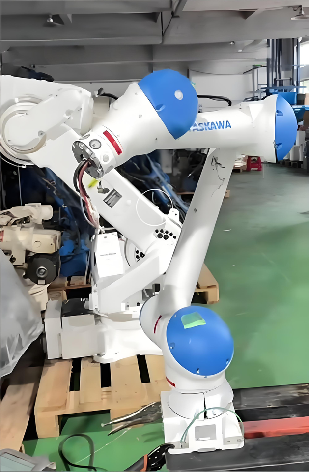 Used YASKAWA MOTOMAN HC10DT 6-Axis Collaborative Robot 10kg Payload 1379mm Reach YRC1000