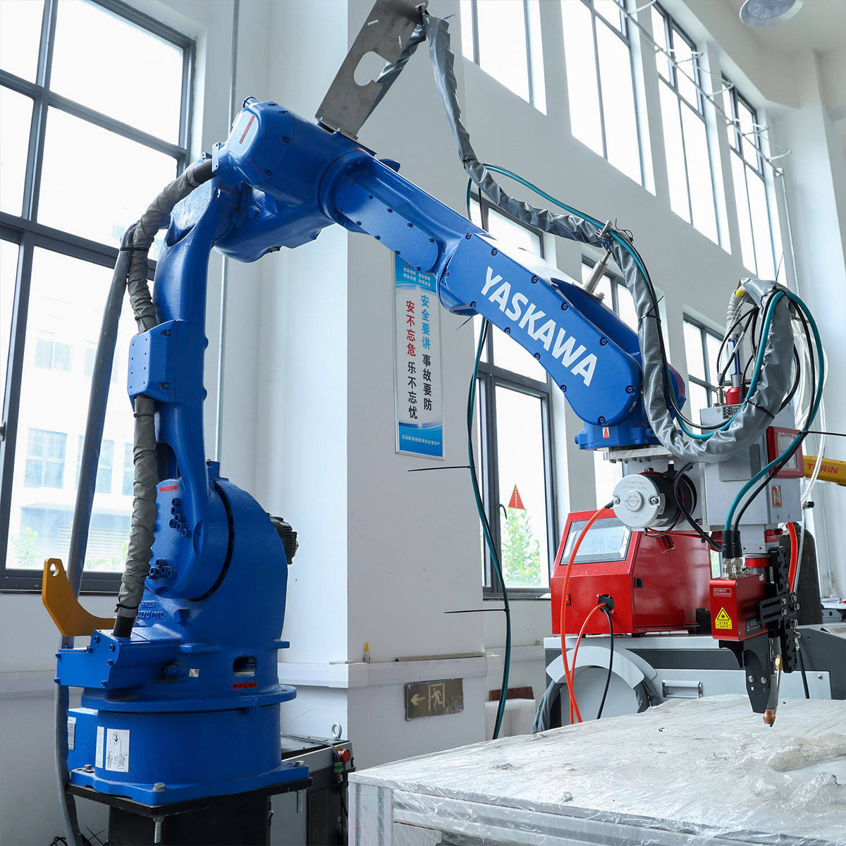 Used Motoman SP225H‑135 Long‑Reach Hollow‑Arm Spot Welding Robot,135kg Payload 2951mm 6‑Axis Robot