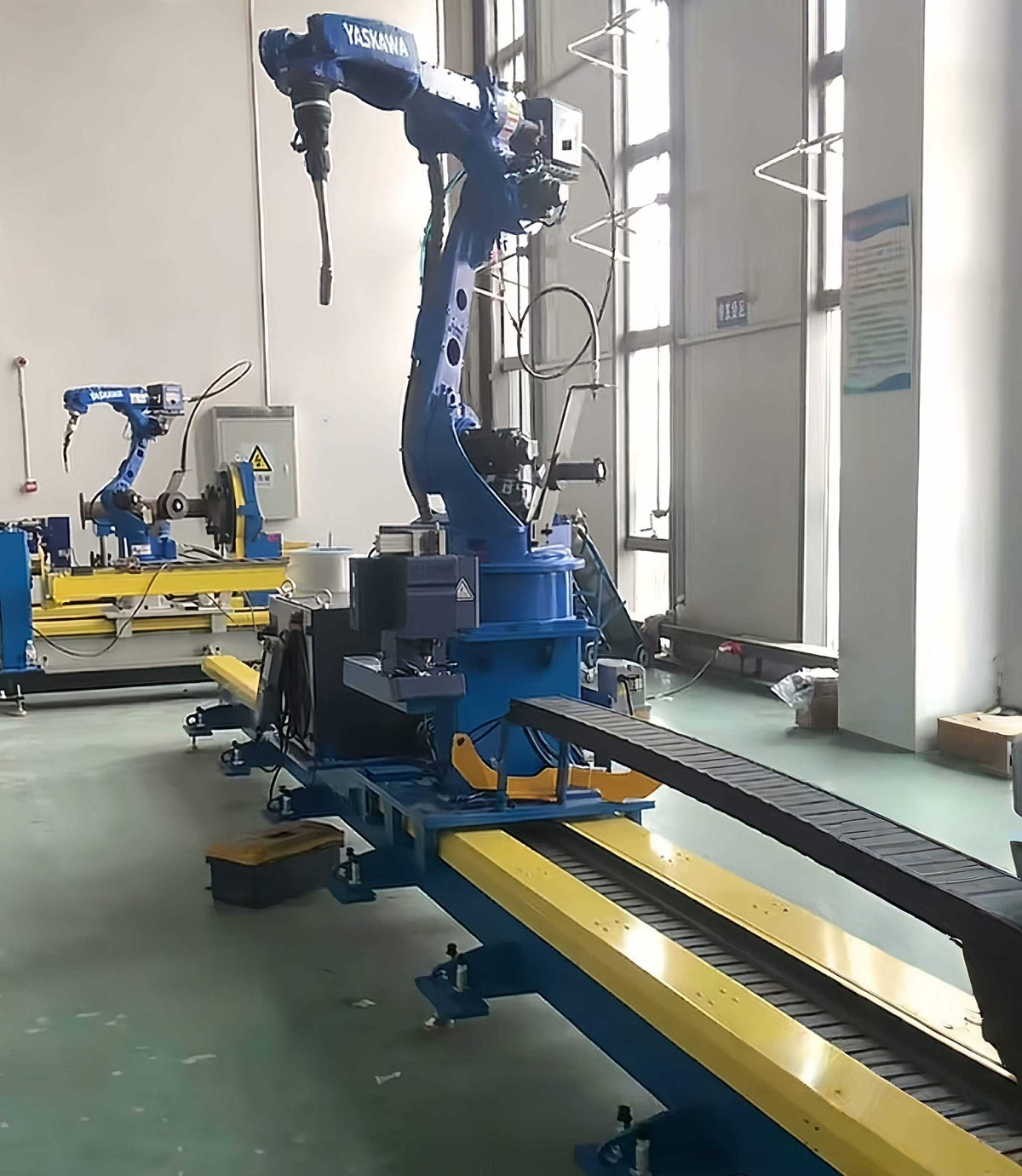 Used Motoman SP225H Hollow‑Arm Spot Welding Robot, 225kg Payload 2702mm 6‑Axis Floor‑Mount Robot