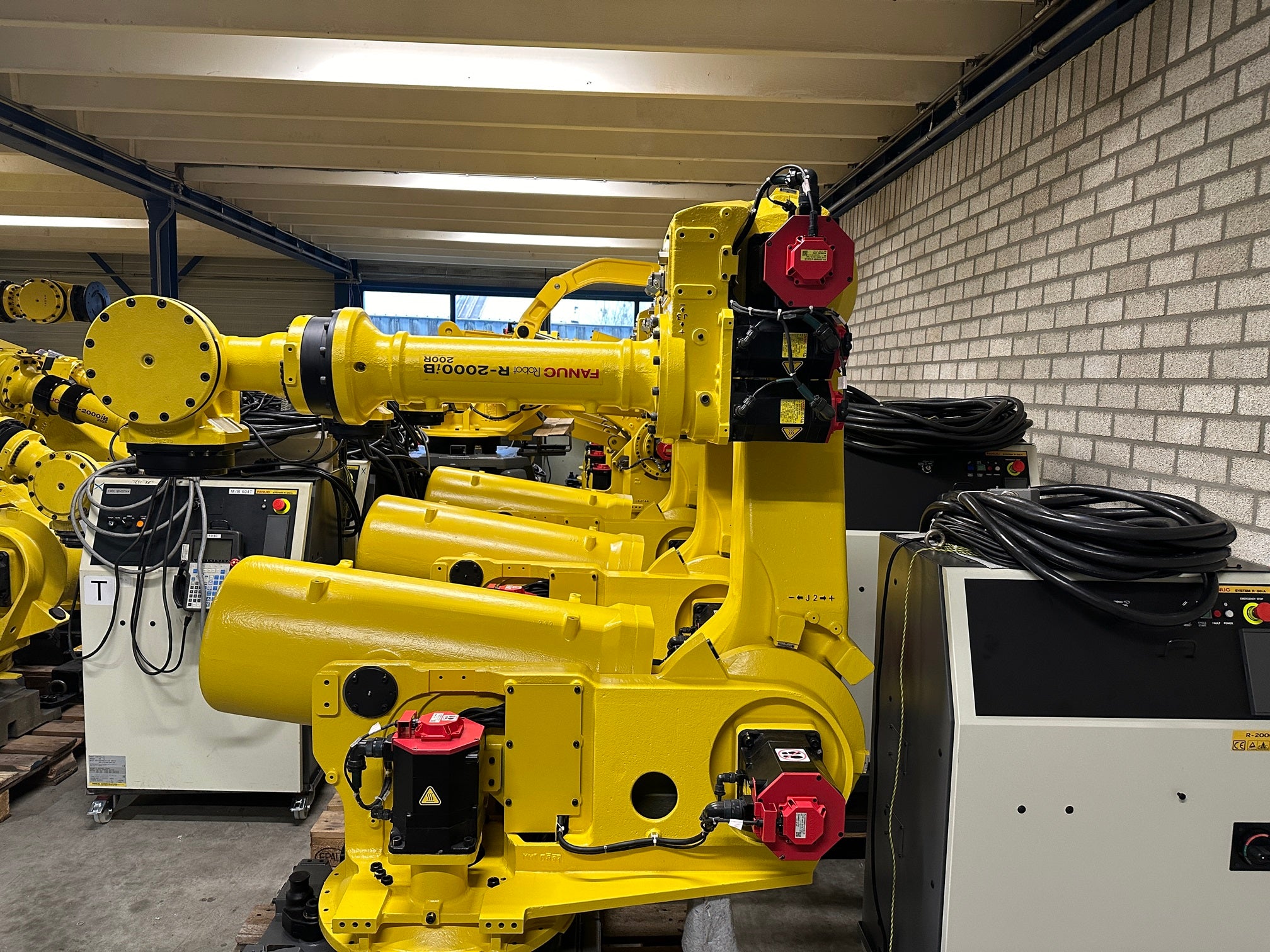 Factory-retired FANUC R-2000iB/200R Overhead Heavy-Payload Robot for Welding & Transfer