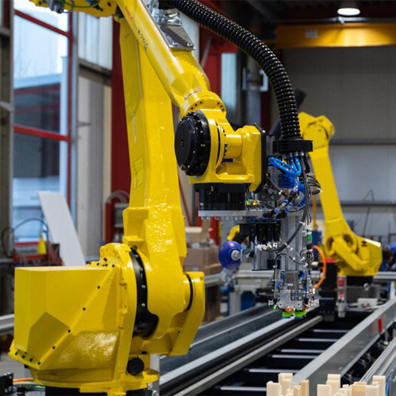 Ex-production FANUC M-2000iA/1200 6-Axis Ultra-Heavy-Payload Robot 1200kg Payload 3734mm Reach for Large Casting & Vehicle Body Handling