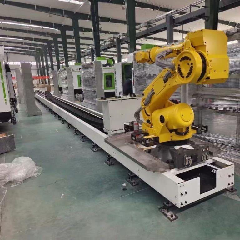 Used FANUC M-900iB/700 6-Axis Ultra-Heavy-Payload Robot 700kg Payload 2832mm Reach for Large Casting & Heavy Workpiece Transfer