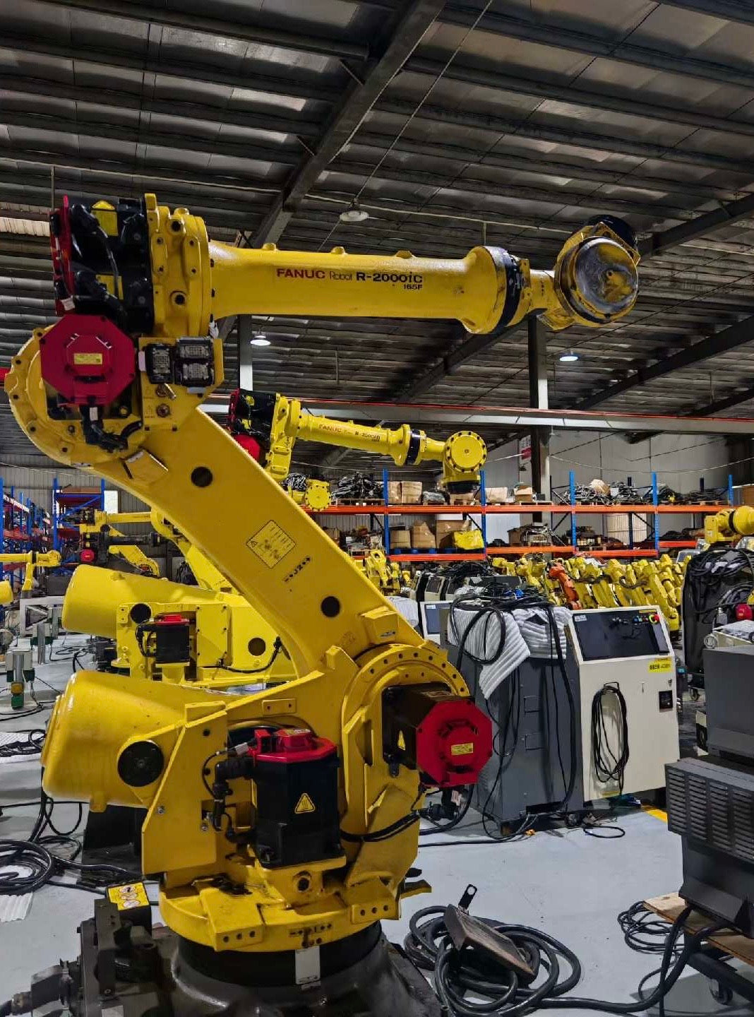 Pre-used FANUC R-2000iB/170CF Compact 6-Axis Robot 170kg Payload for Narrow-Cell Heavy-Duty Automation