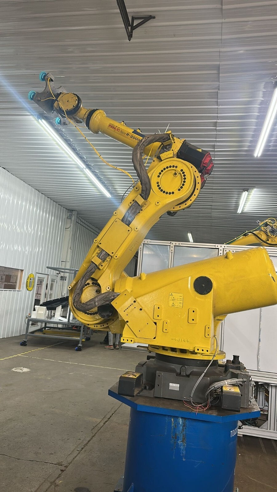 Factory-retired FANUC R-2000iB/200R Overhead Heavy-Payload Robot for Welding & Transfer