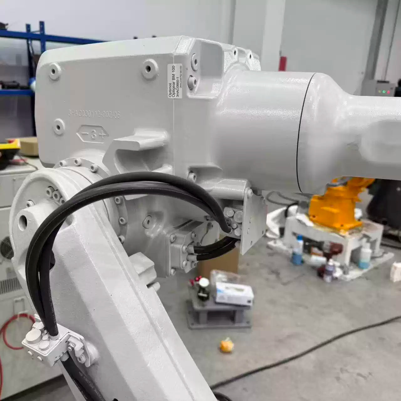 Refurbished Used Pre owned ABB IRB 1100 4/0.475 6 Axis Robot,4kg Payload 0.475m Reach, Fully Overhauled Second hand Ultra compact Robot for 3C Precision Assembly
