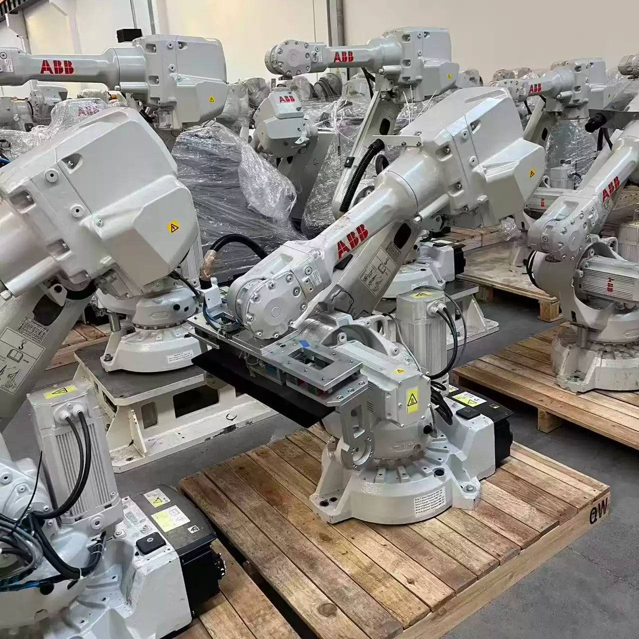 Refurbished Used Pre owned ABB IRB 1100 4/0.475 6 Axis Robot,4kg Payload 0.475m Reach, Fully Overhauled Second hand Ultra compact Robot for 3C Precision Assembly