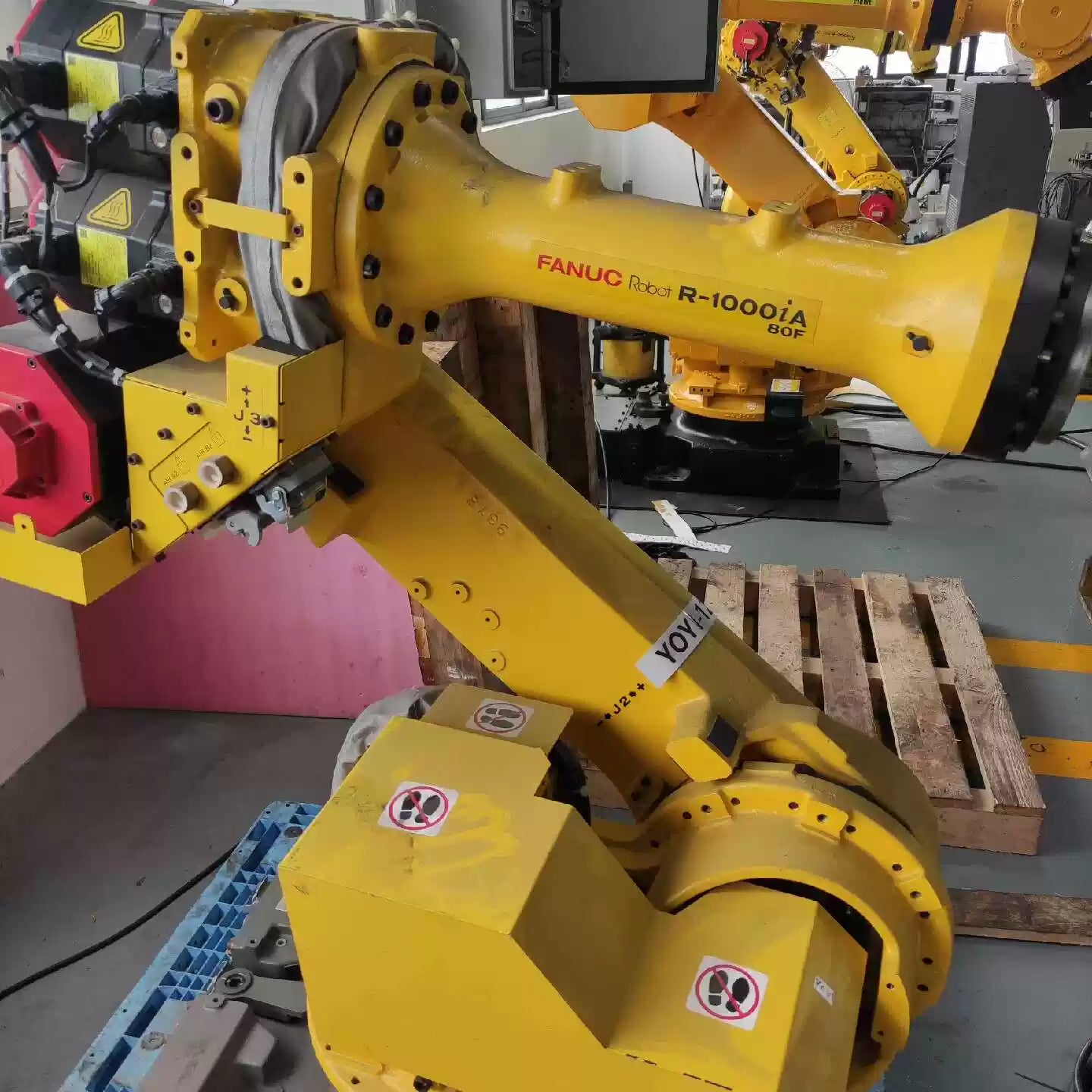 Used FANUC R-1000iA/130F 6-Axis Robot 130kg Payload 2230mm Reach for Spot Welding, Material Handling, Machine Tending, Palletizing