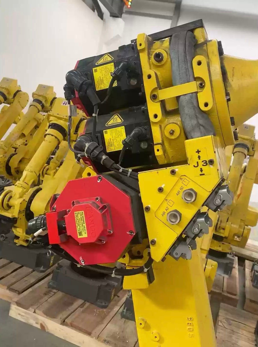 Used FANUC M-900iB/280 6-Axis Heavy Payload Robot 280kg Payload 2655mm Reach for Heavy-Duty Spot Welding, Layer Palletizing, Heavy Material Handling