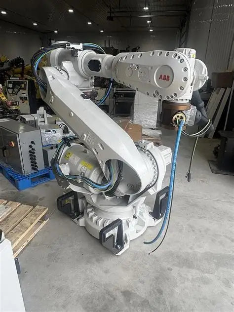 Refurbished ABB IRB6700-235/2.65 6 Axis Articulated Robot, 235kg Load, 2650mm Reach For Machine Tending, Material Handling, Spot Welding