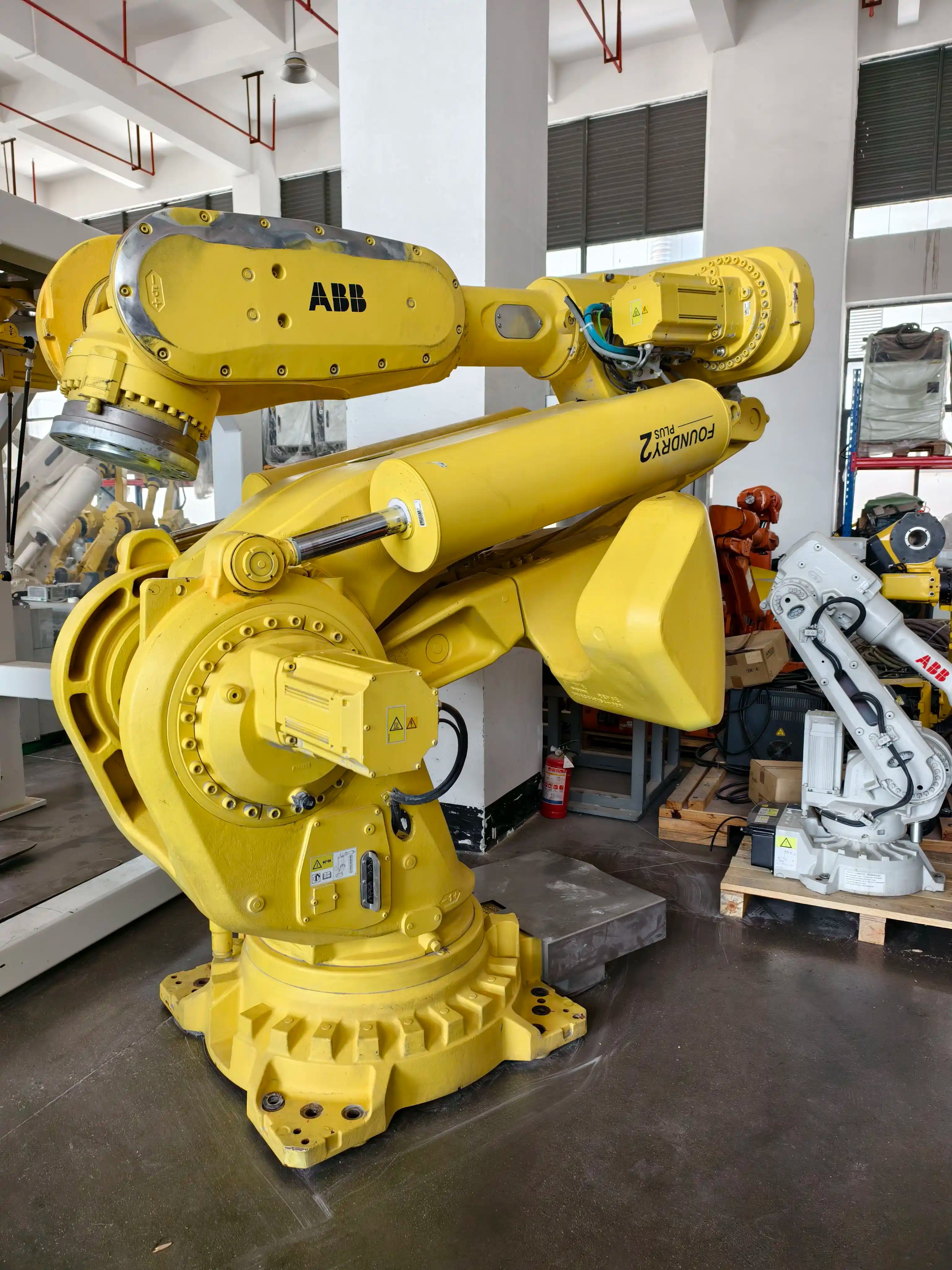 Refurbished ABB IRB 8700-550/4.20 Heavy-Duty 6-Axis Robot | 550kg Rated Payload, 4.2m Long Reach for Large Sheet & LFAM 3D Printing