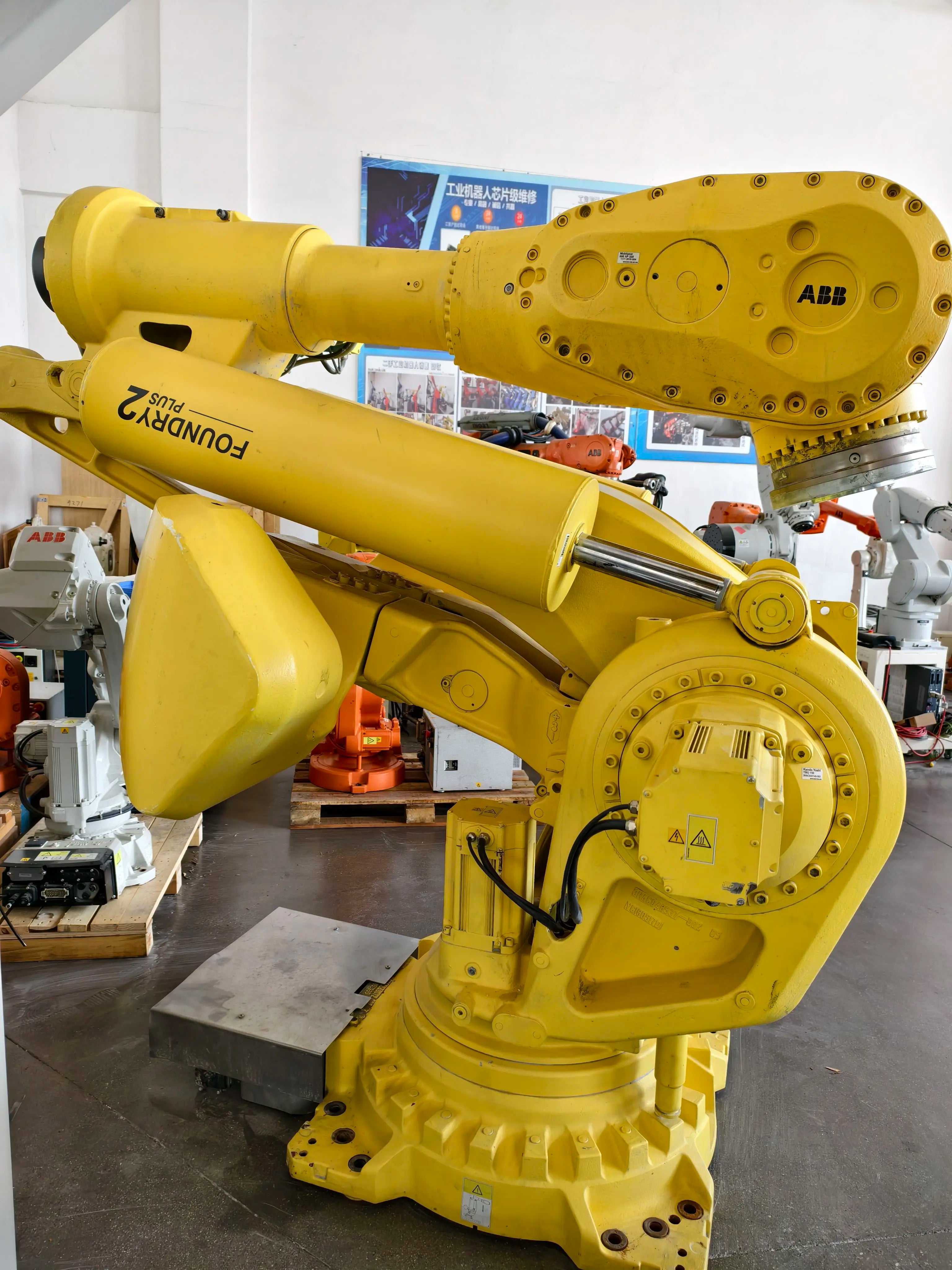 Refurbished ABB IRB 8700-550/4.20 Heavy-Duty 6-Axis Robot | 550kg Rated Payload, 4.2m Long Reach for Large Sheet & LFAM 3D Printing