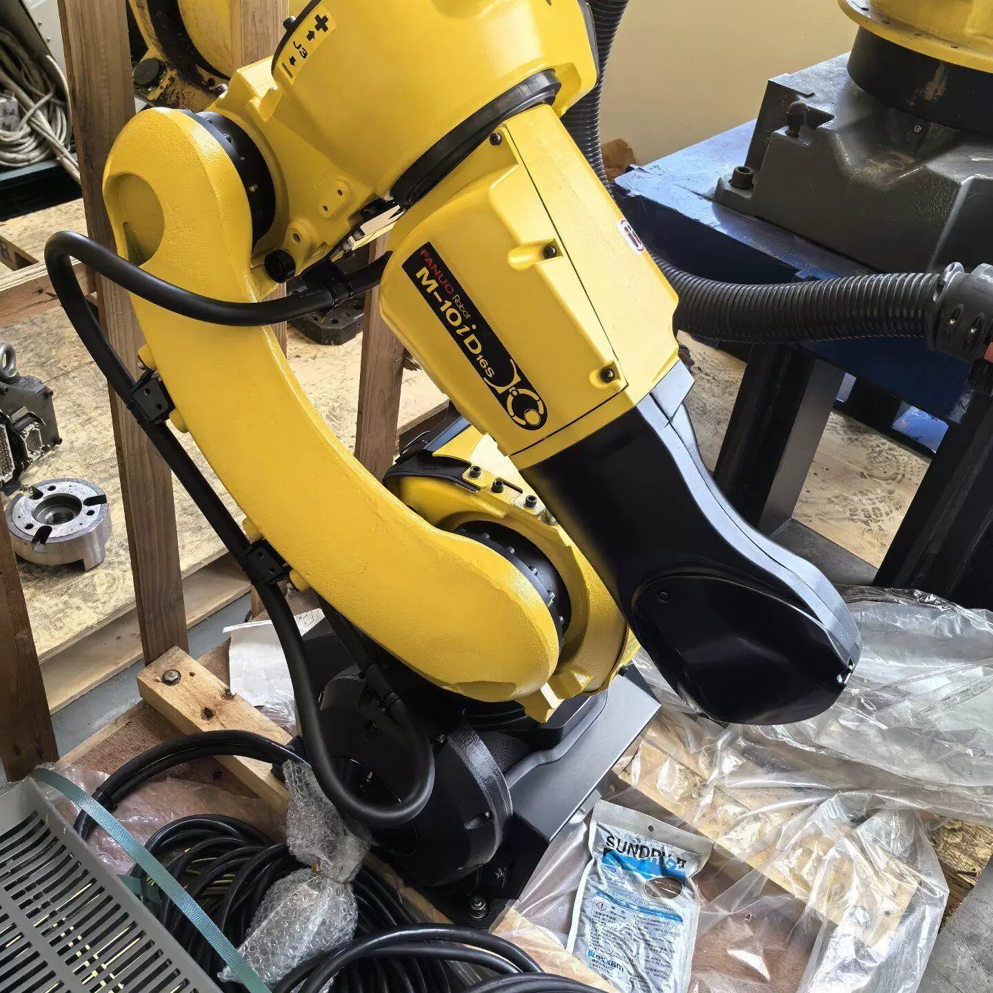 Second-hand FANUC M10iA-7L, Extended Reach For Welding & Material Handling