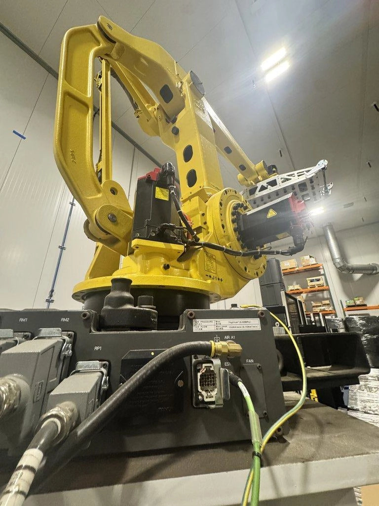 Pre-owned FANUC M-410iC/315 Mid-Heavy Palletizing Robot, Deliver Sufficient Payload Margin For Heavy-Bag Plus Large-Size Custom Gripper Combinations