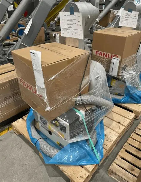 Used FANUC P-50iB/10L Hollow-Wrist Explosion-proof Painting Robot, Internal-Cabling Manipulator For Mid-Size Workpiece Spraying