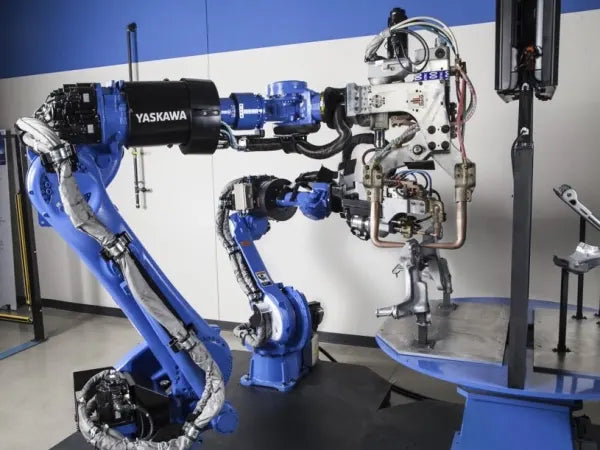 Pre‑owned Yaskawa SP165 Robot, High Payload 6-Axis Robot for Automotive Spot Welding