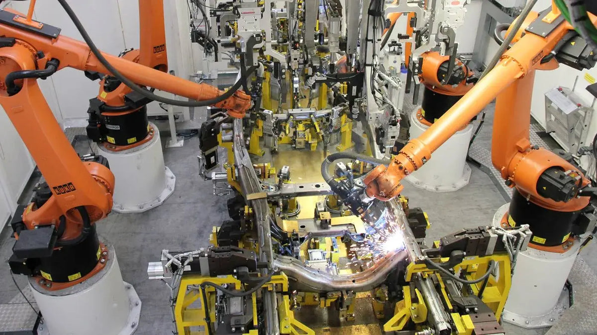Surplus KUKA KR 300 R2800‑2 MT Machine‑Tool Robot, Pre‑owned KR FORTEC Anti‑Vibration 6‑Axis Manipulator for Machining & Machine Tending